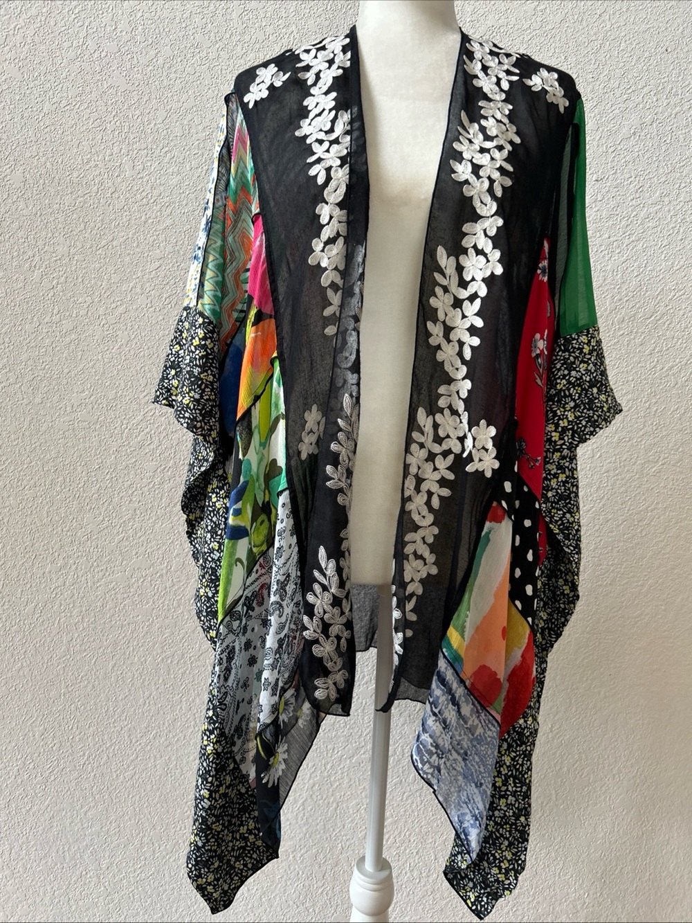 Vincente Milan New York Paris loose kimono style Famous coverup L Airy Boho EUC